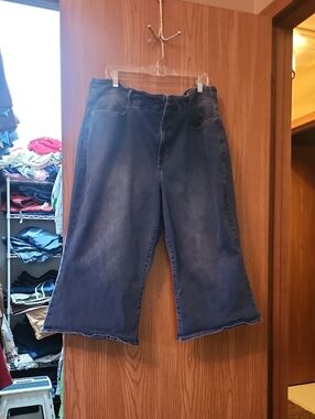 NYDJ Wide-Leg Crop Jeans in Dark Blue Wash